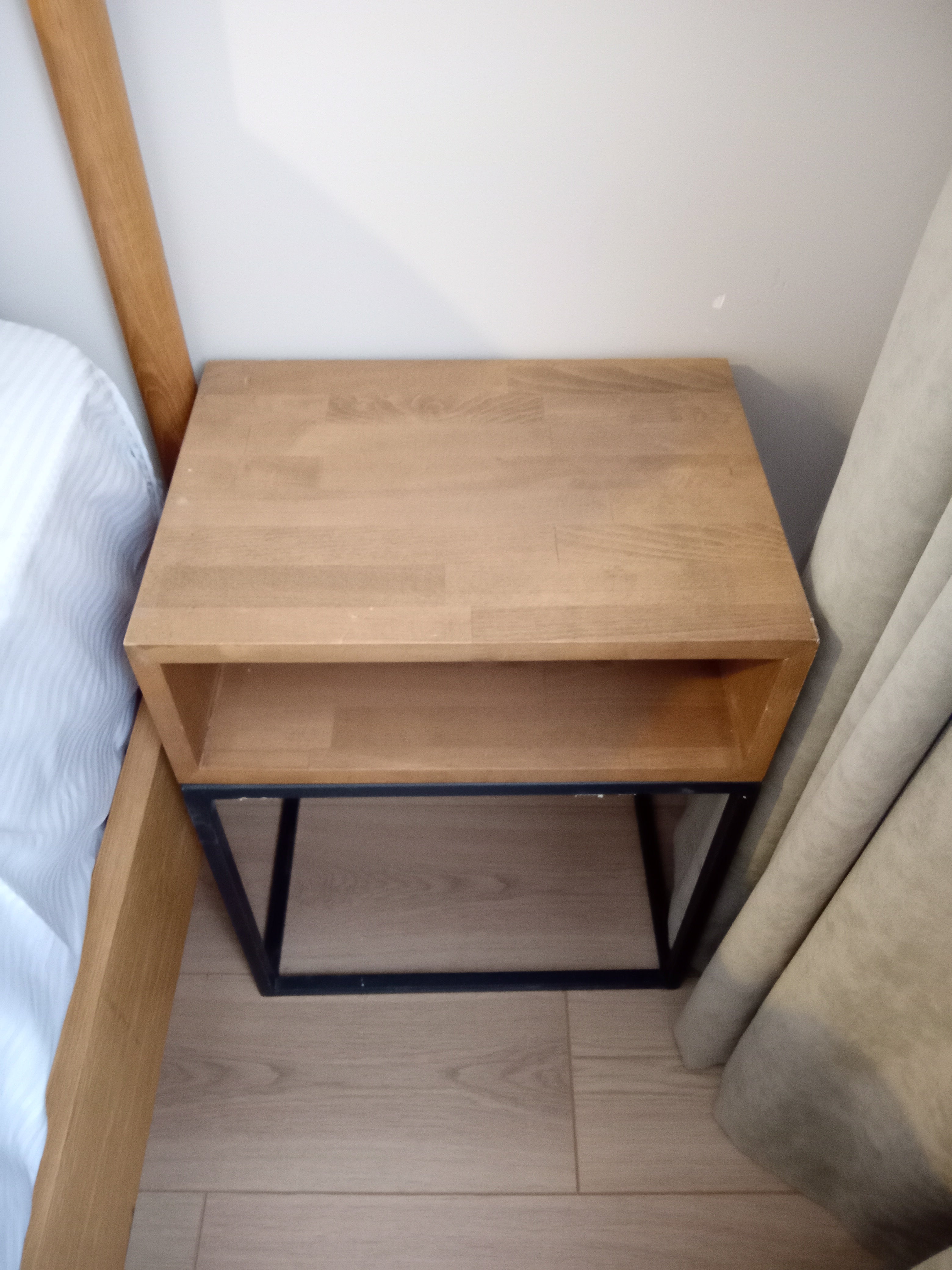 Musson Çekmecesiz Komodin Ceviz