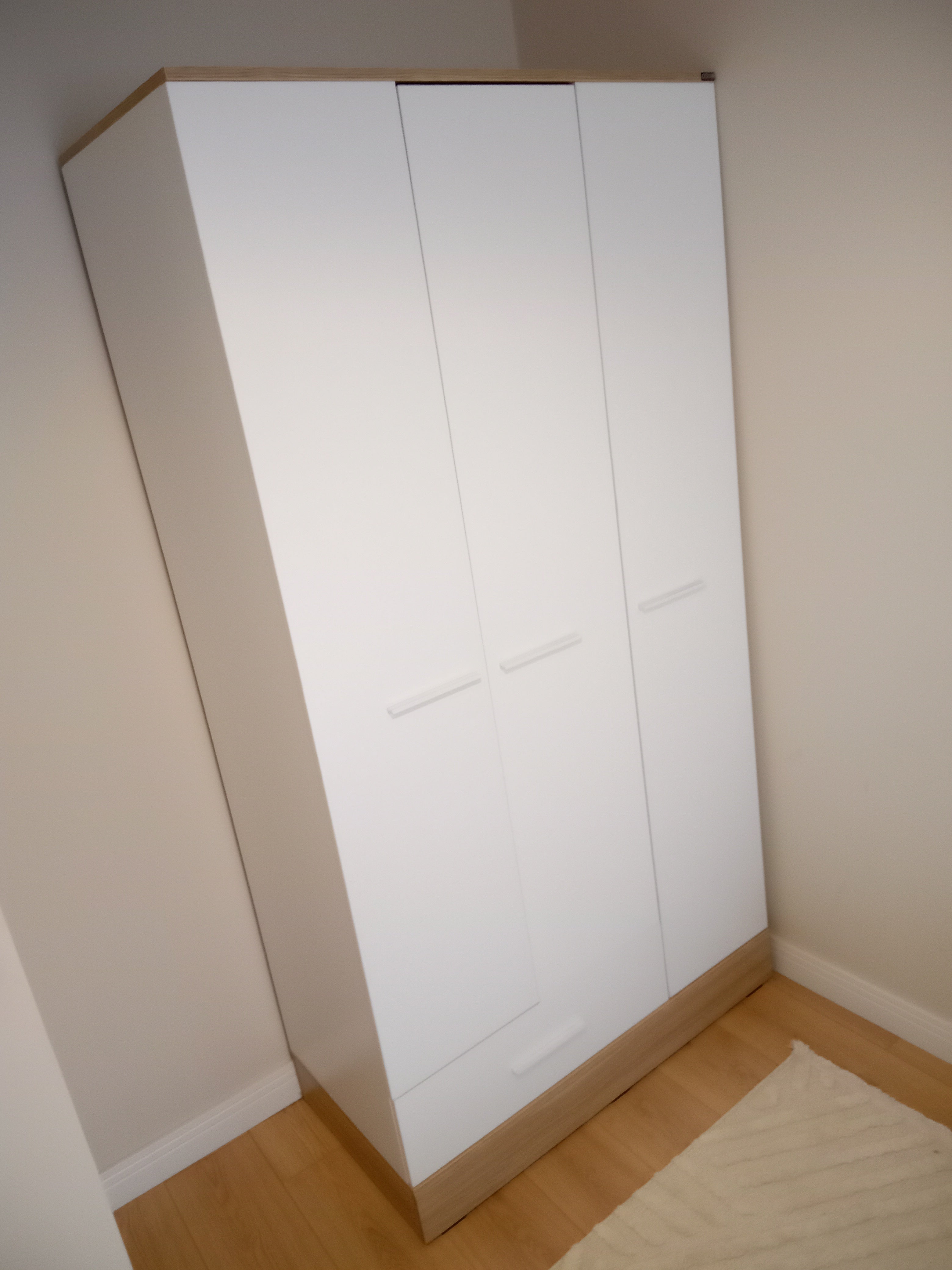 Base 3 Kapaklı Gardırop