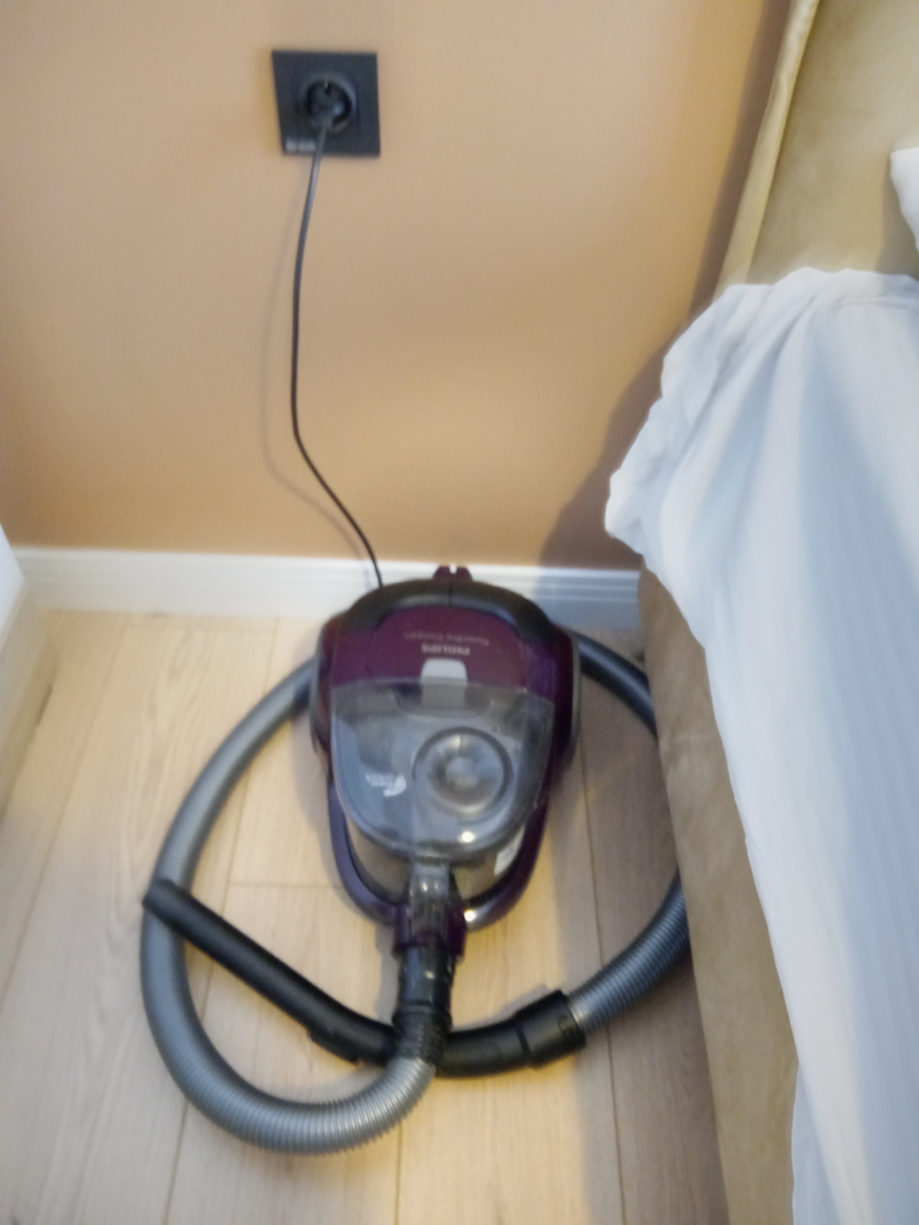 Philips Elektrikli Süpürge FC93