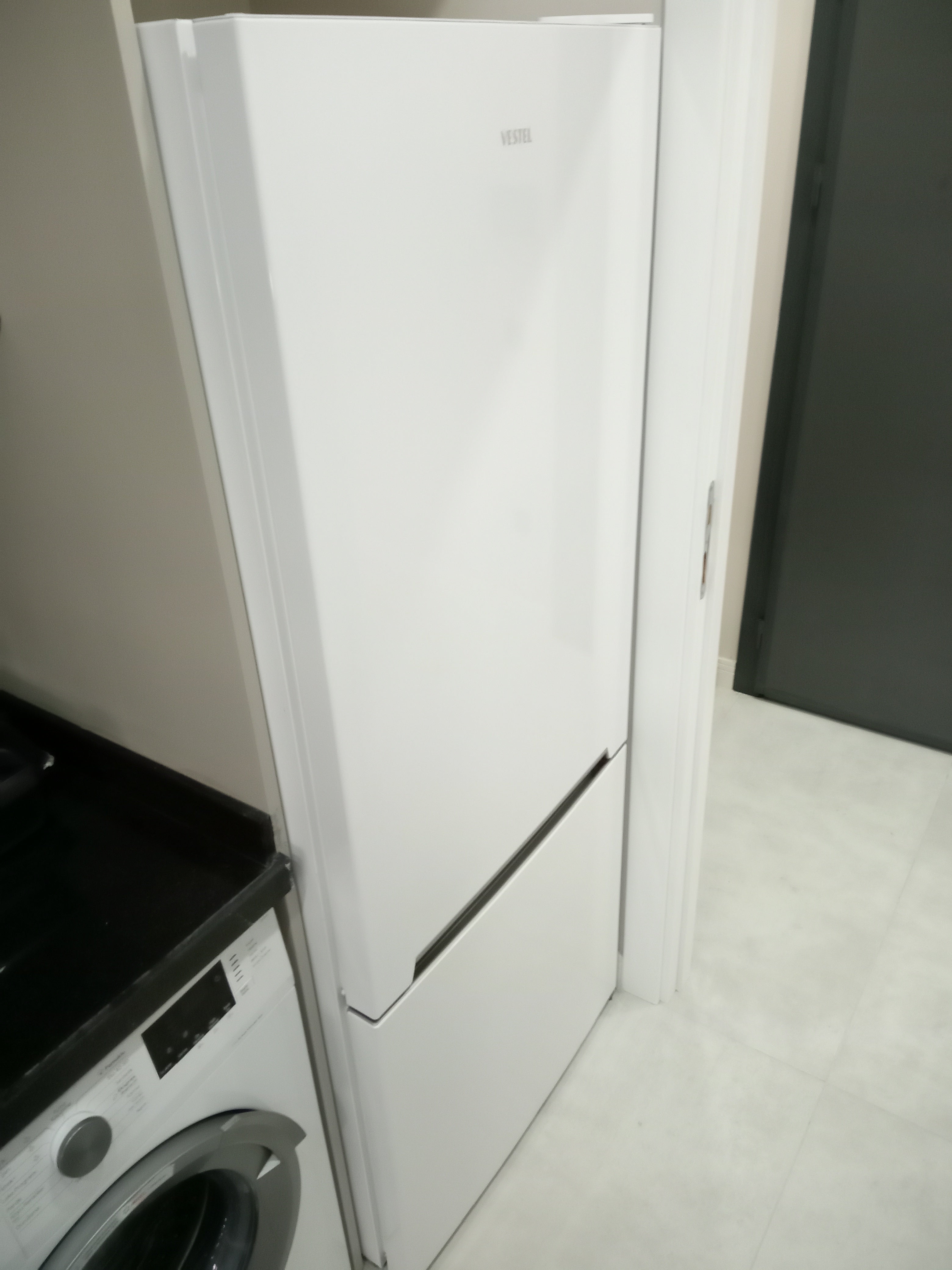 Vestel 330 Lt. No-Frost Buzdolabı NFK37101