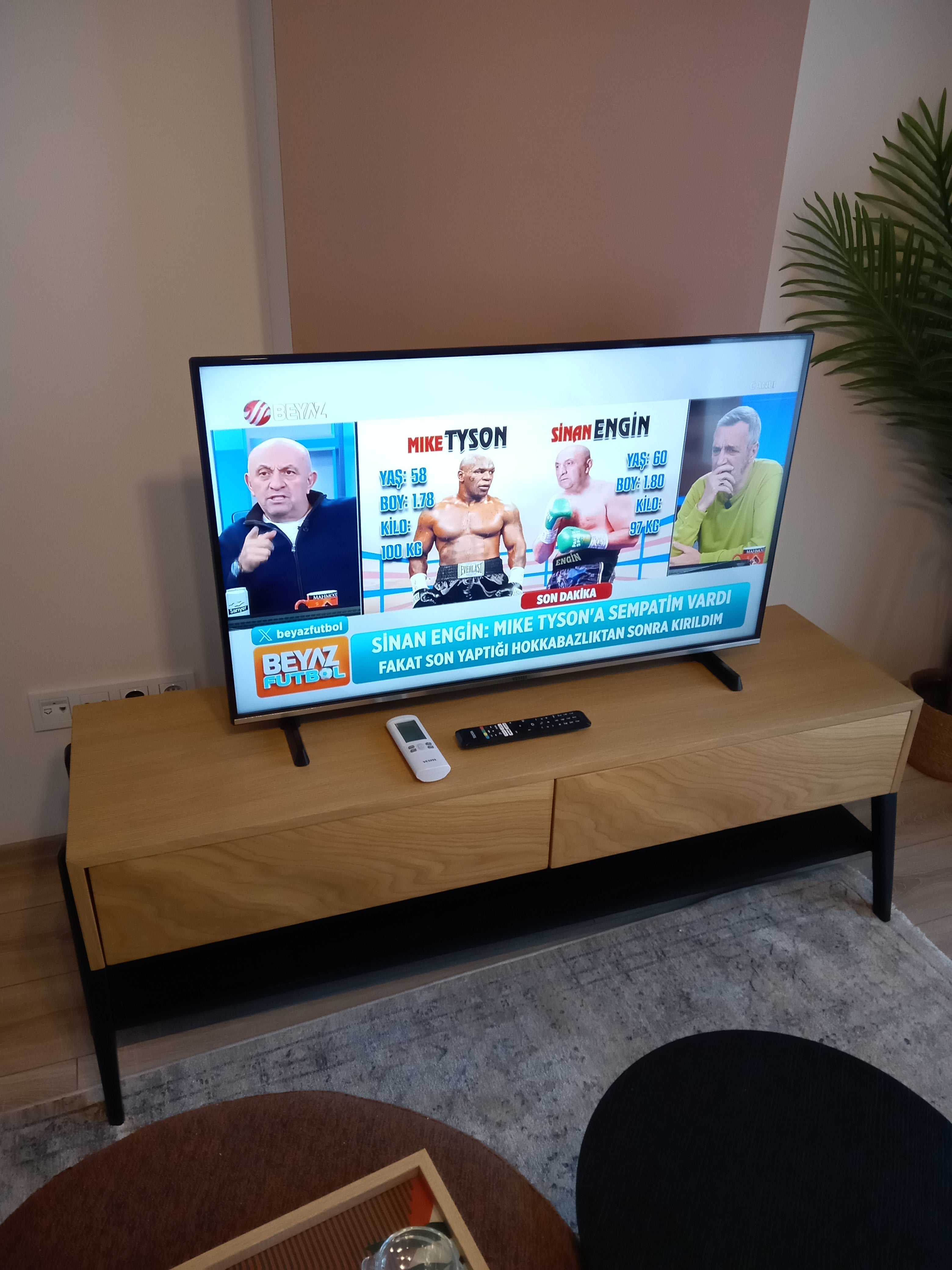 Freya Tv Sehpası 140 cm Meşe & Siyah