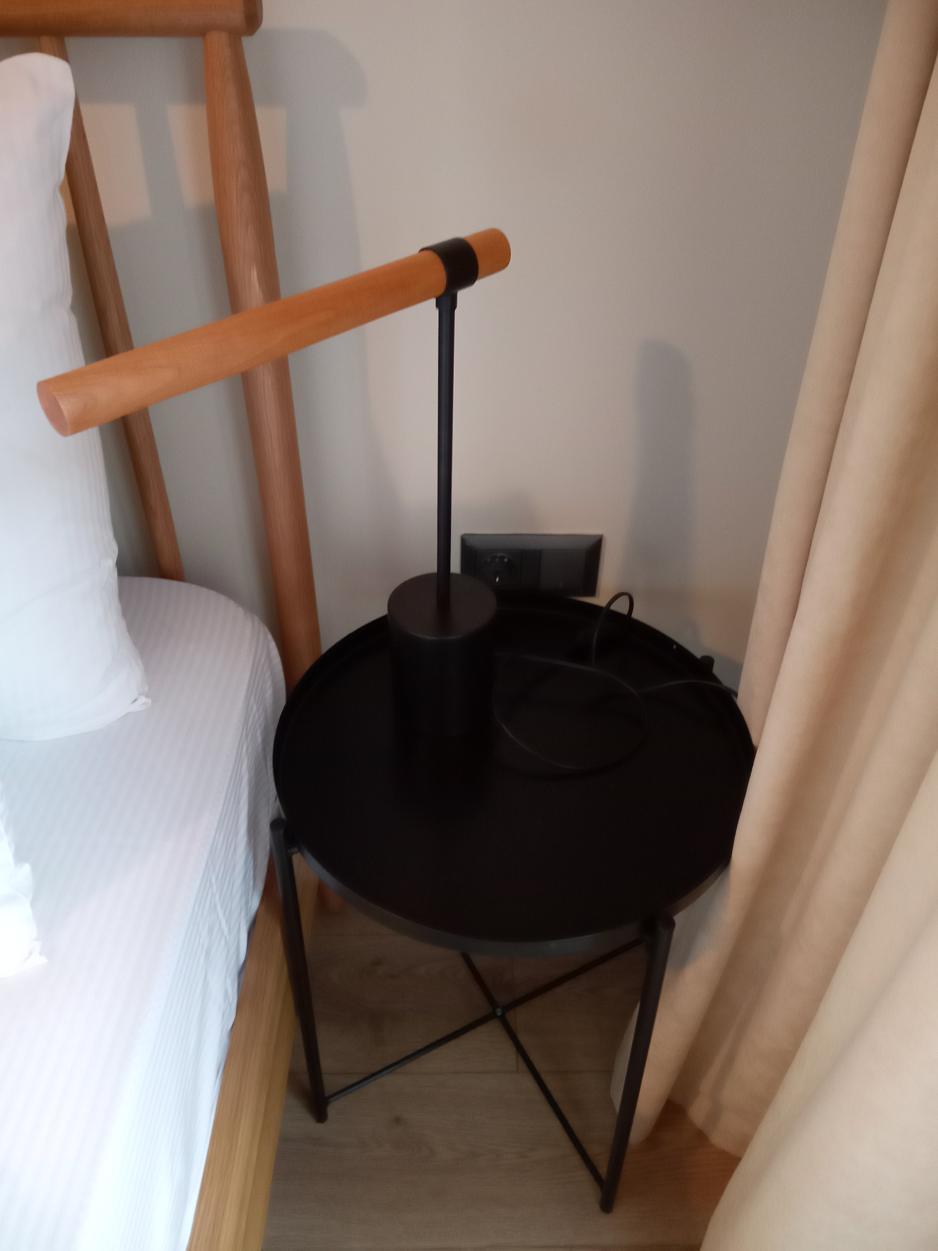 Gladom Yan Sehpa Siyah