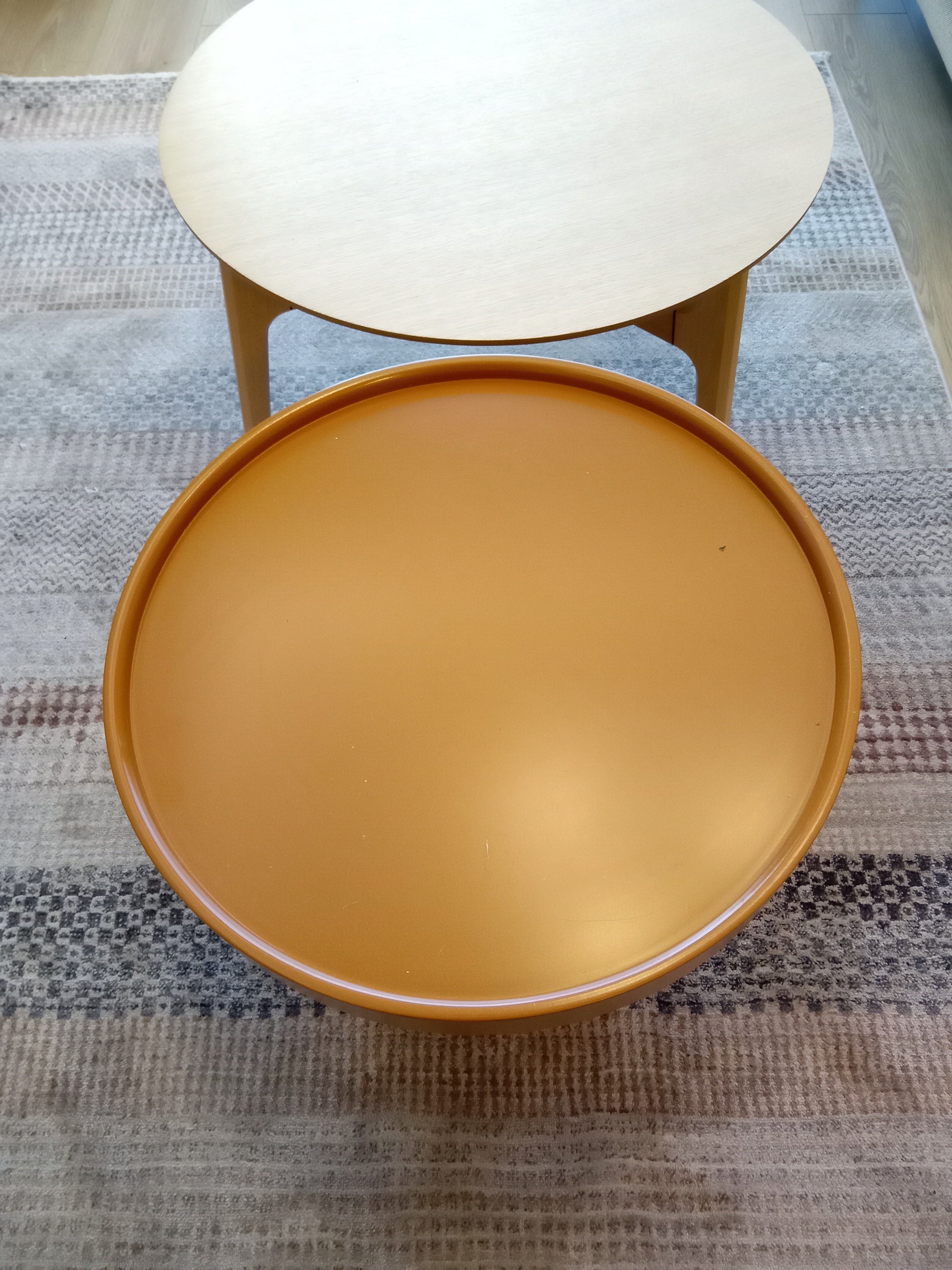 Lenka Yan Sehpa Taba