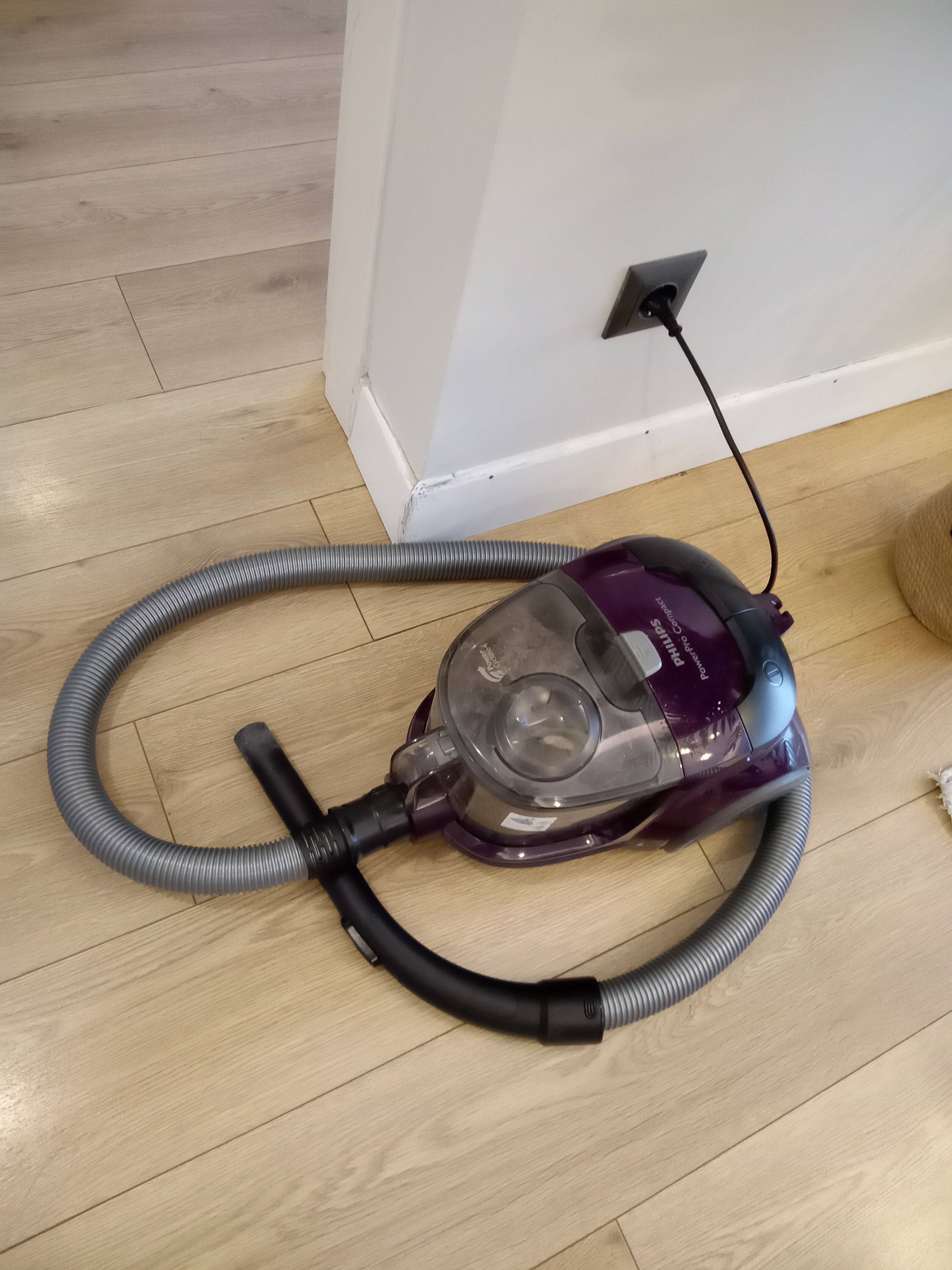 Philips Elektrikli Süpürge FC93