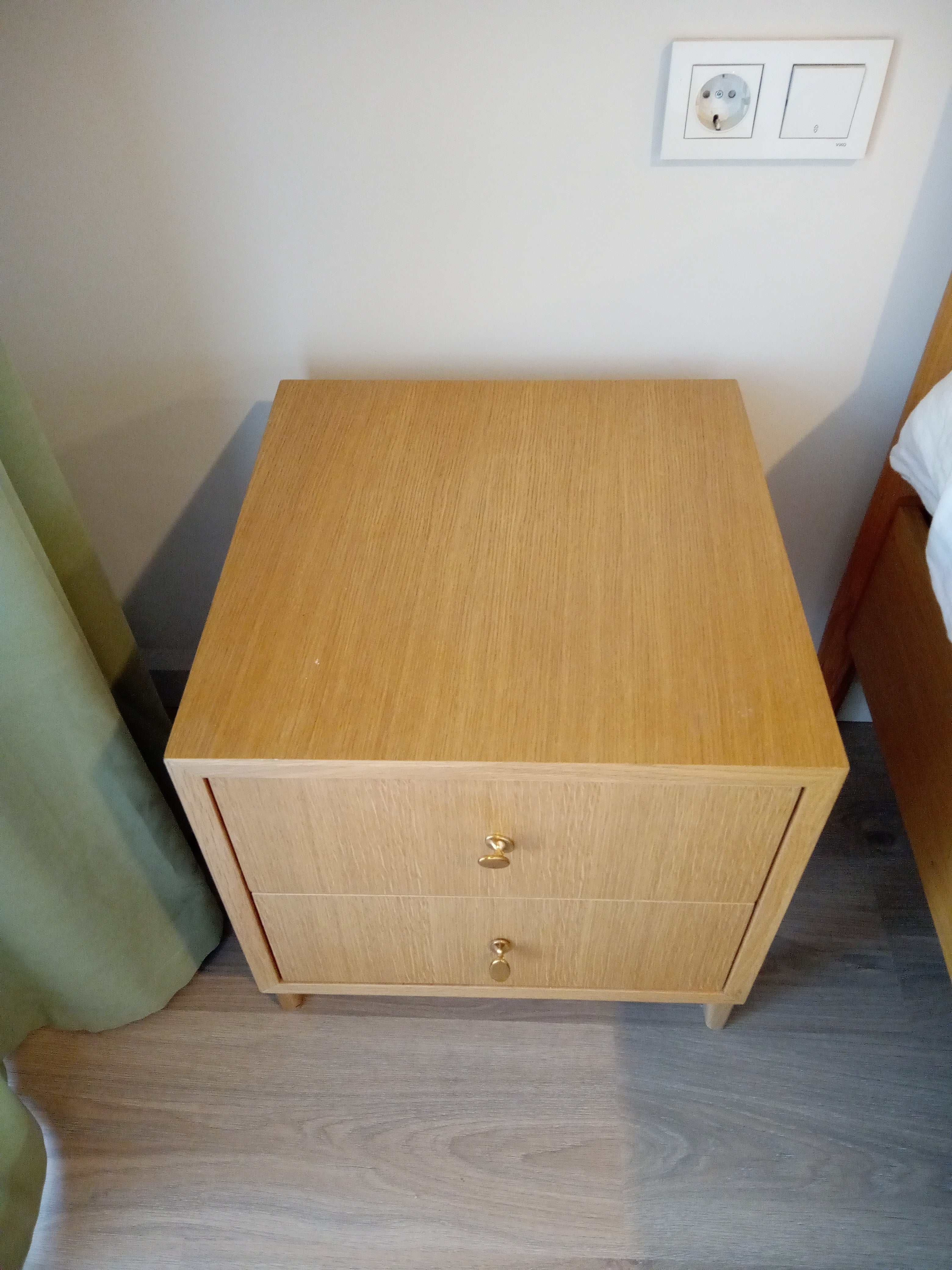 Fil 2 Çekmeceli Komodin Meşe