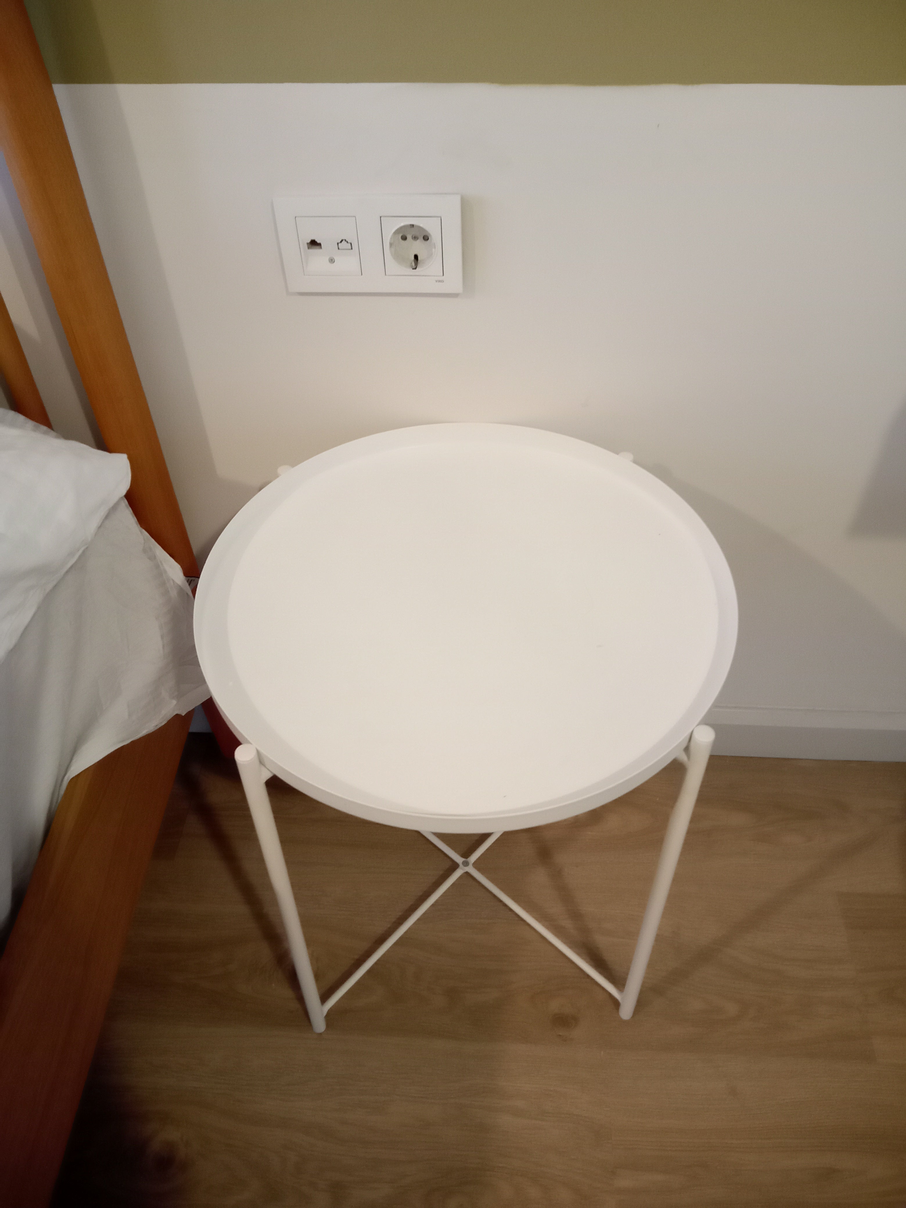 Gladom Yan Sehpa Beyaz