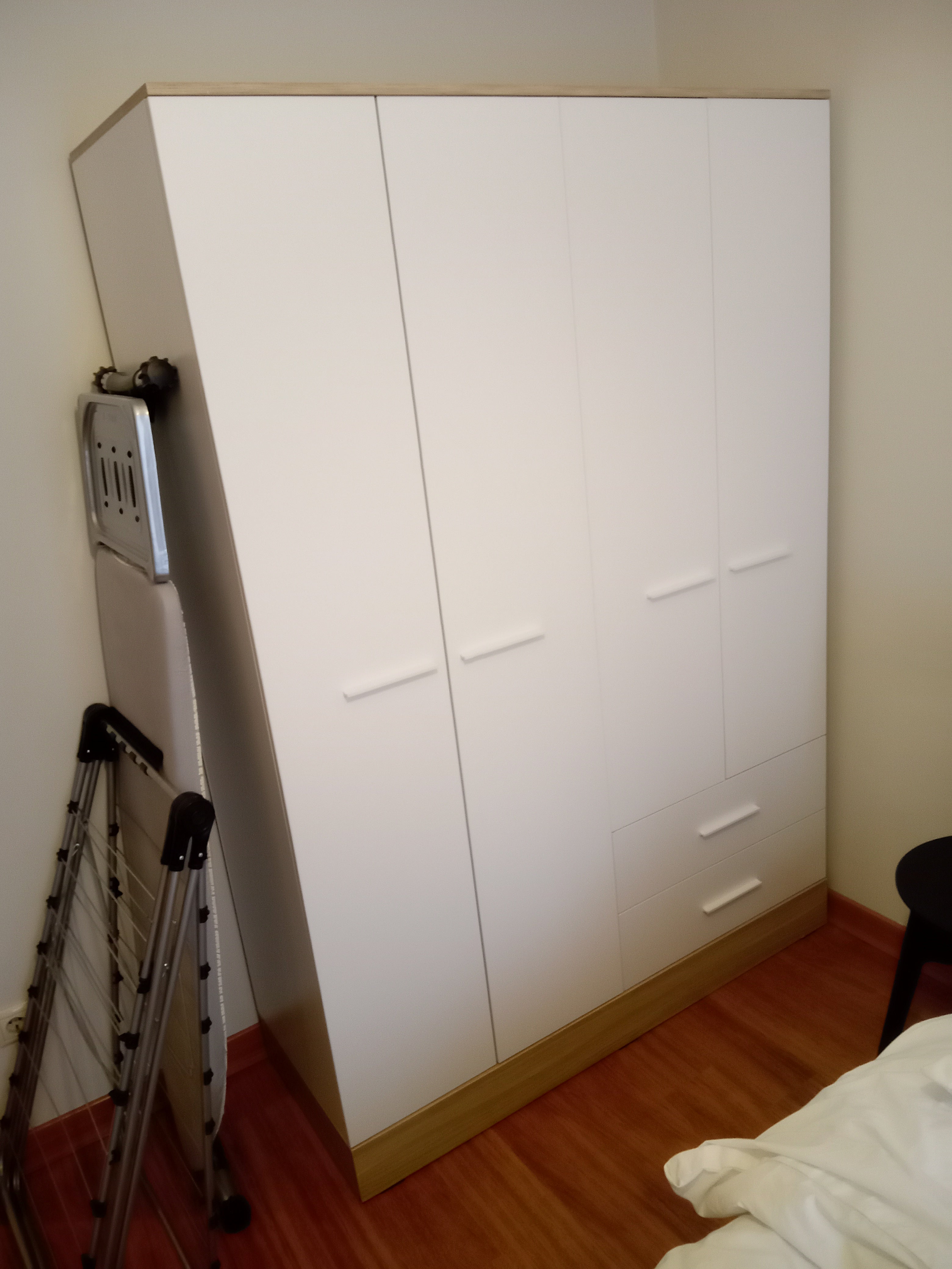 Base 4 Kapaklı Gardırop