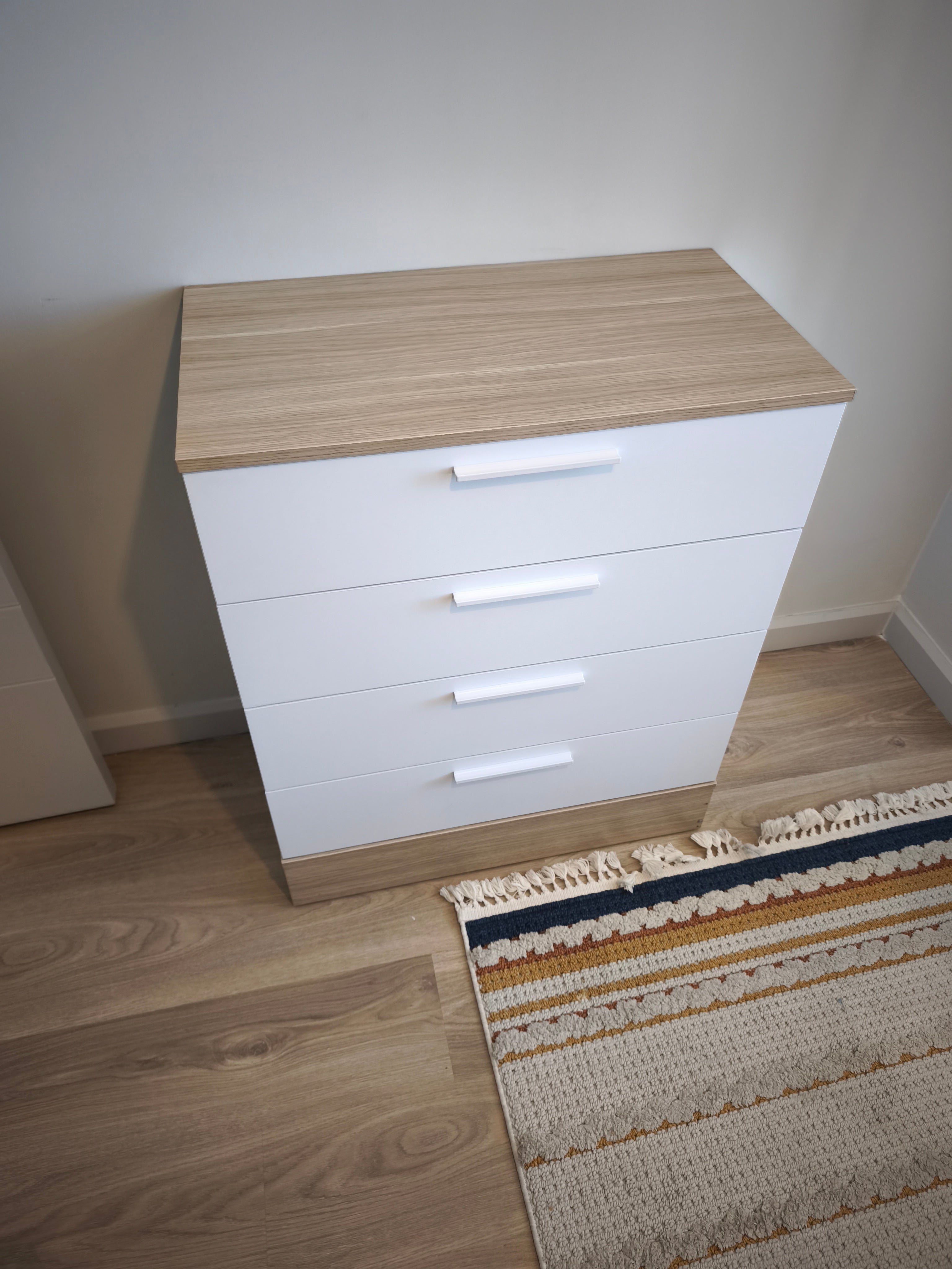 Ahşap Tablalı Beyaz Şifonyer