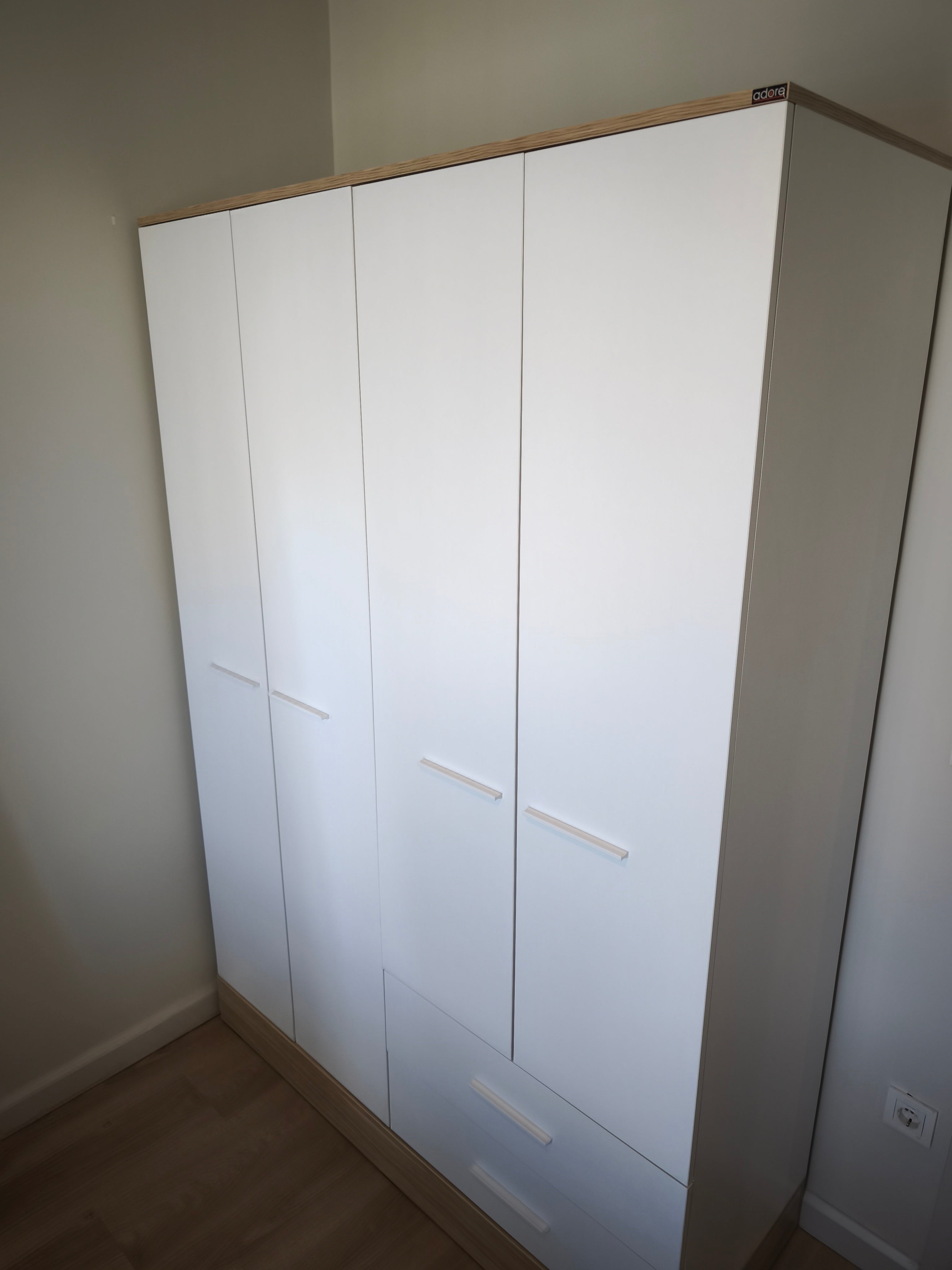 Base 4 Kapaklı Gardırop