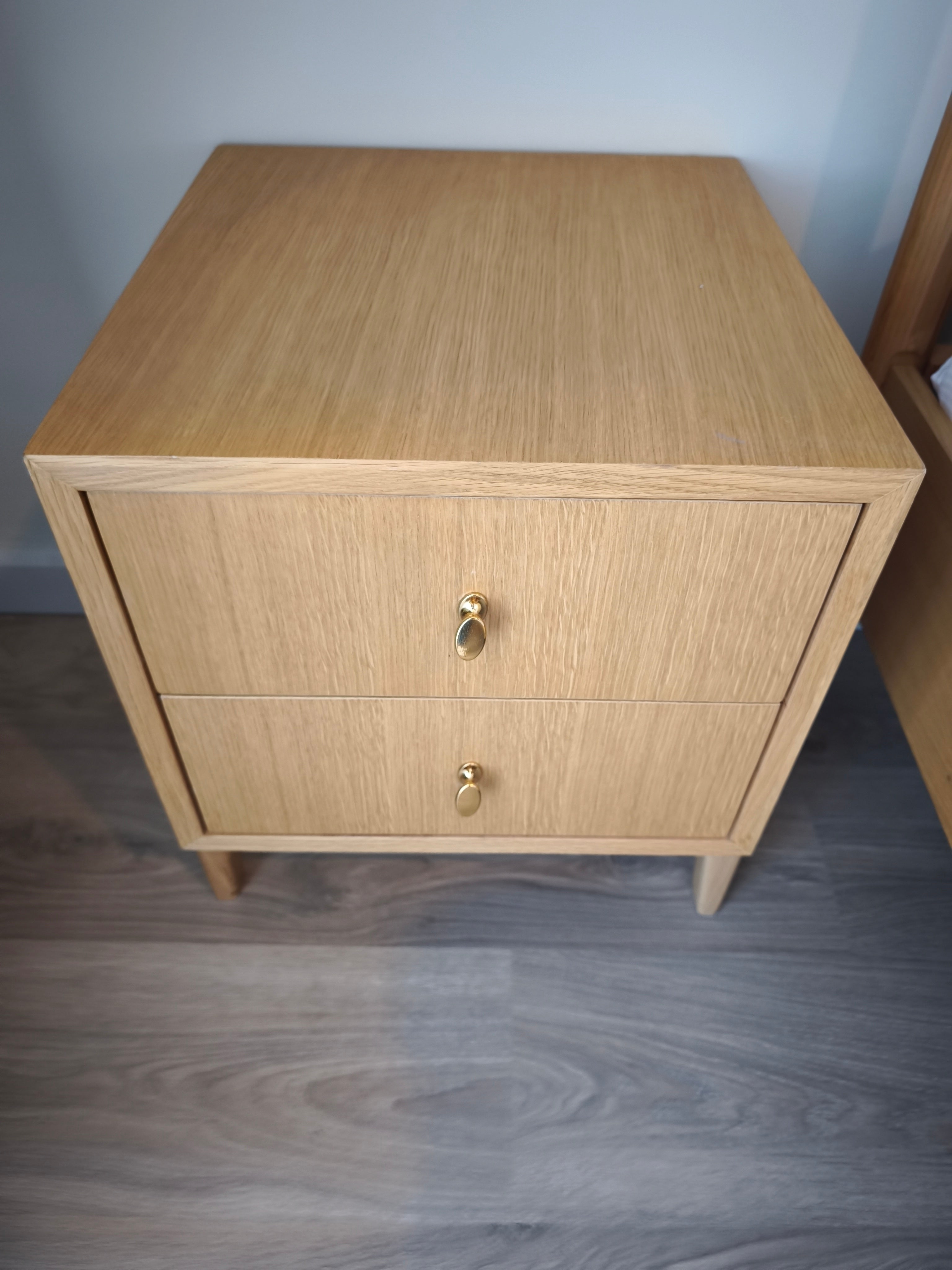 Fil 2 Çekmeceli Komodin Meşe