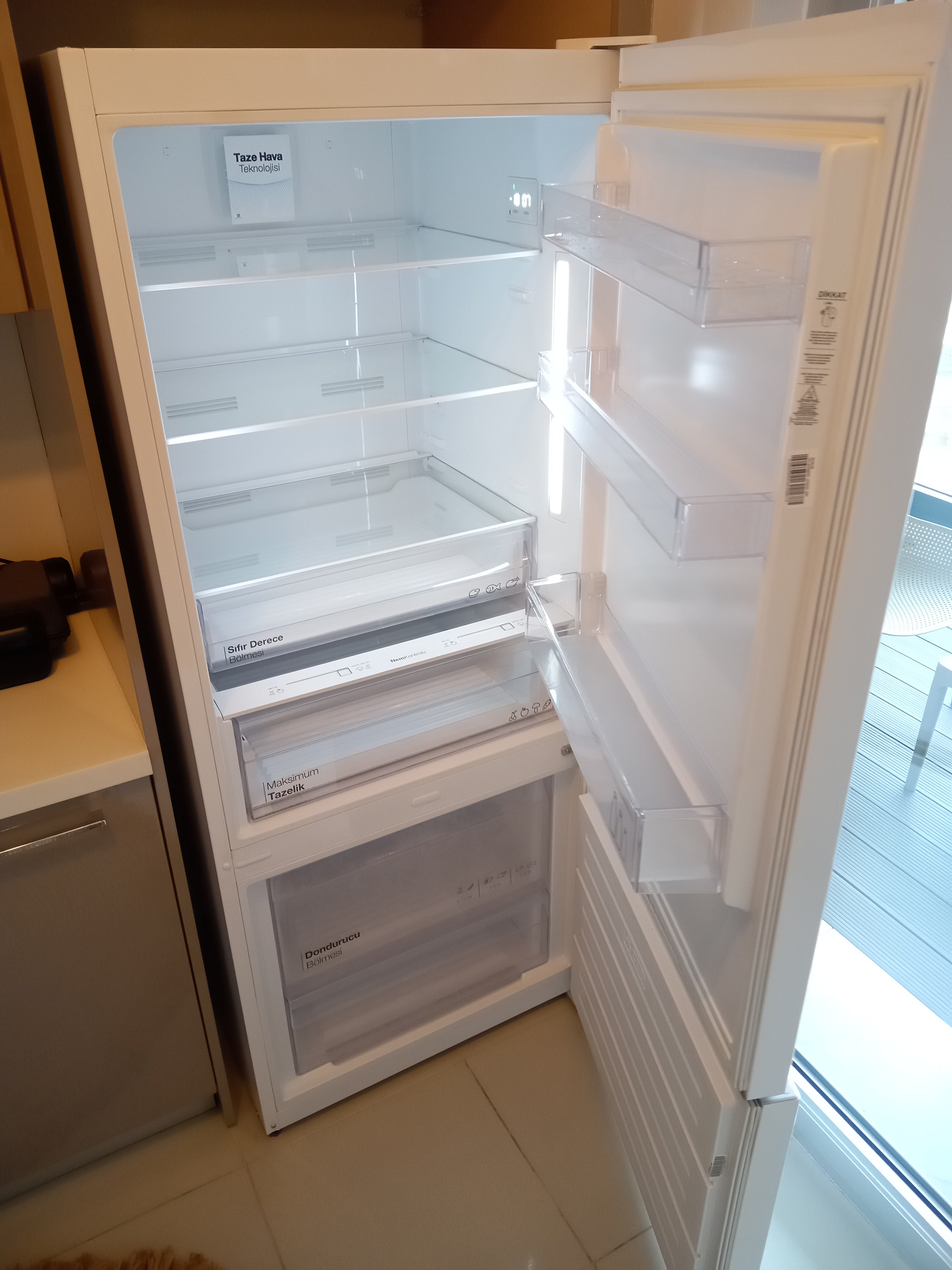 Vestel 427 Lt No-Frost Buzdolabı NFK48011