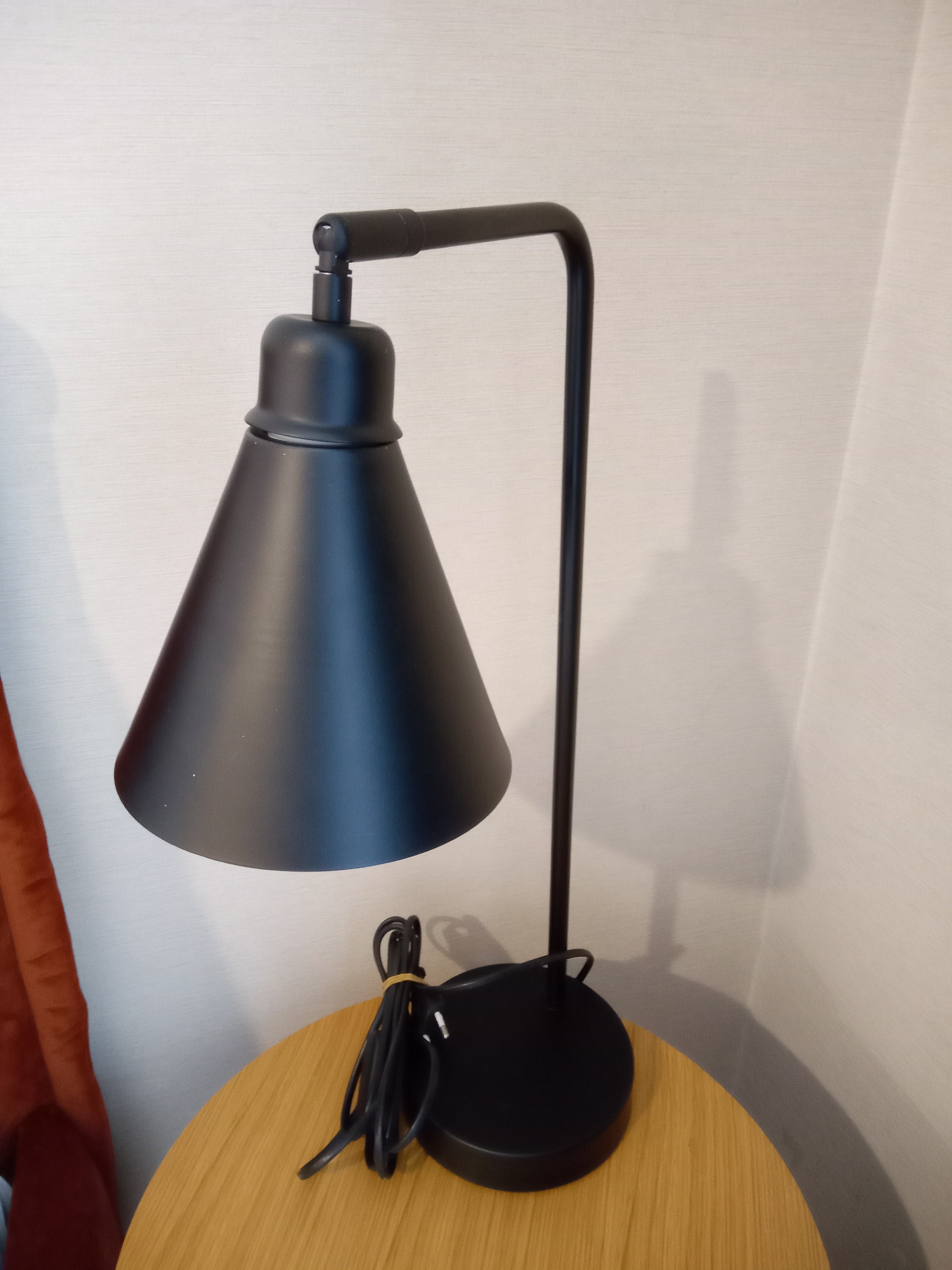 Lumos Siyah Masa Lambası