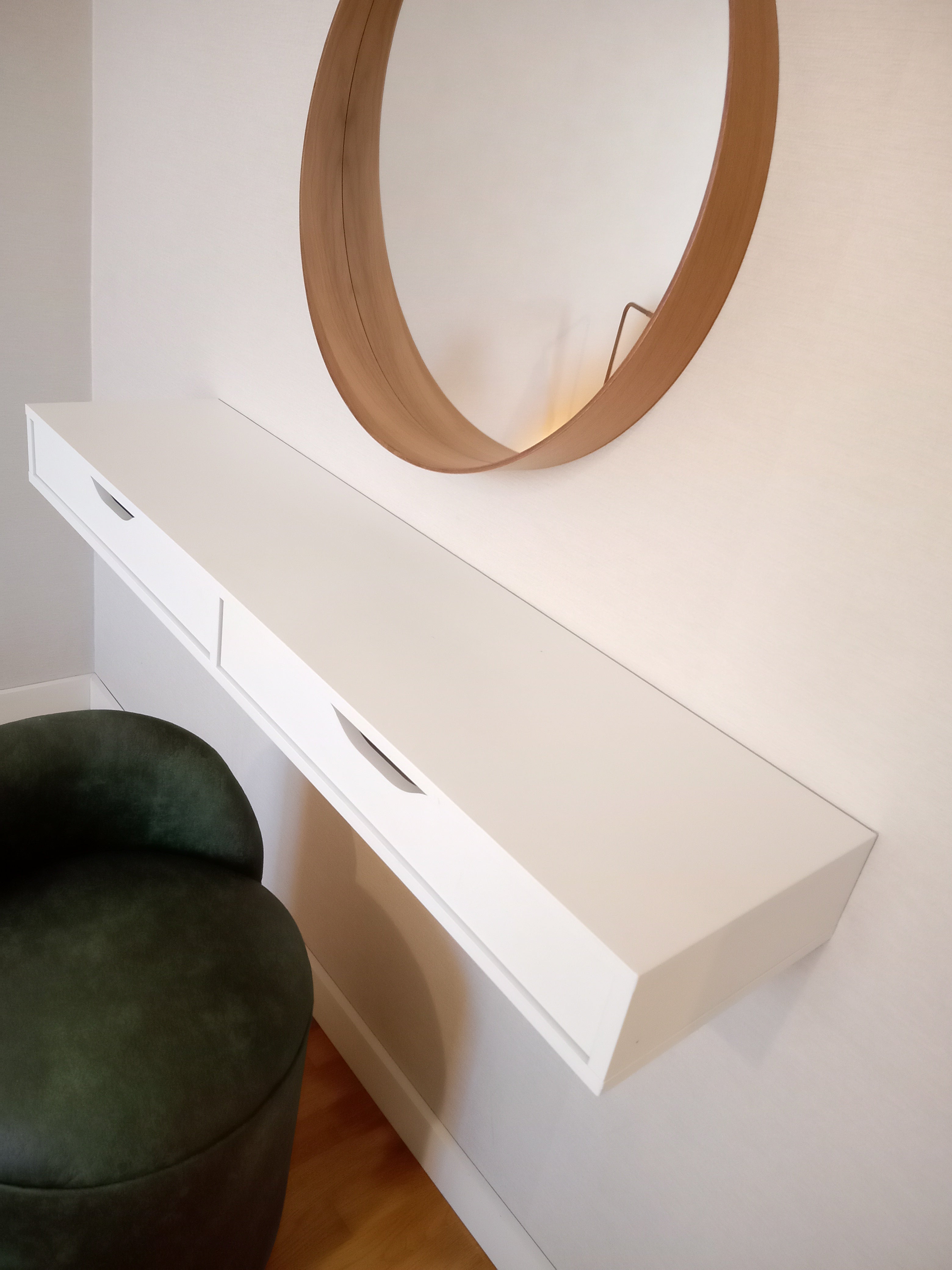 Ekby Çekmeceli Duvar Rafı