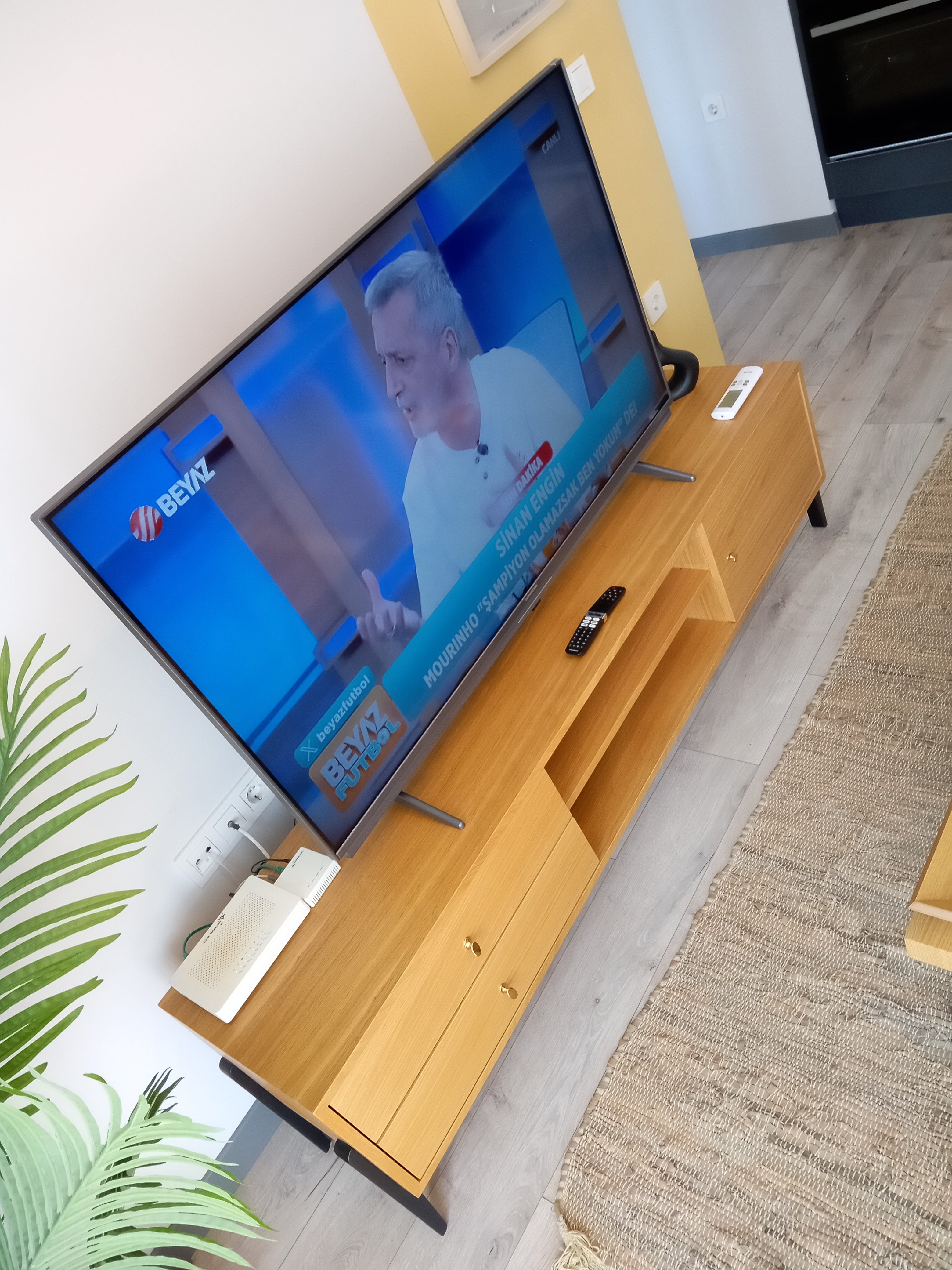 Fil TV Sehpası 180 cm Meşe & Siyah