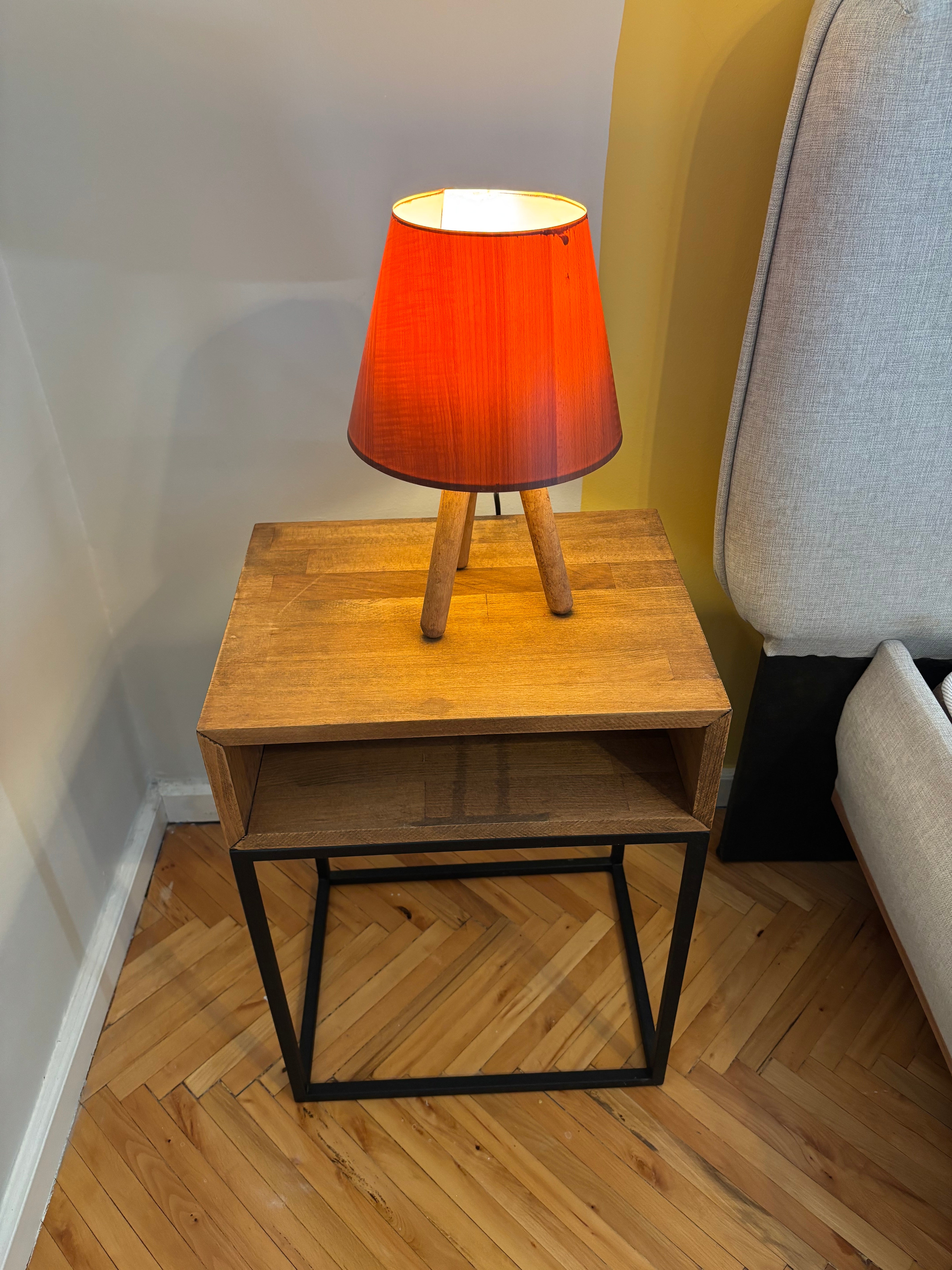 3 Ayaklı Abajur Kırmızı