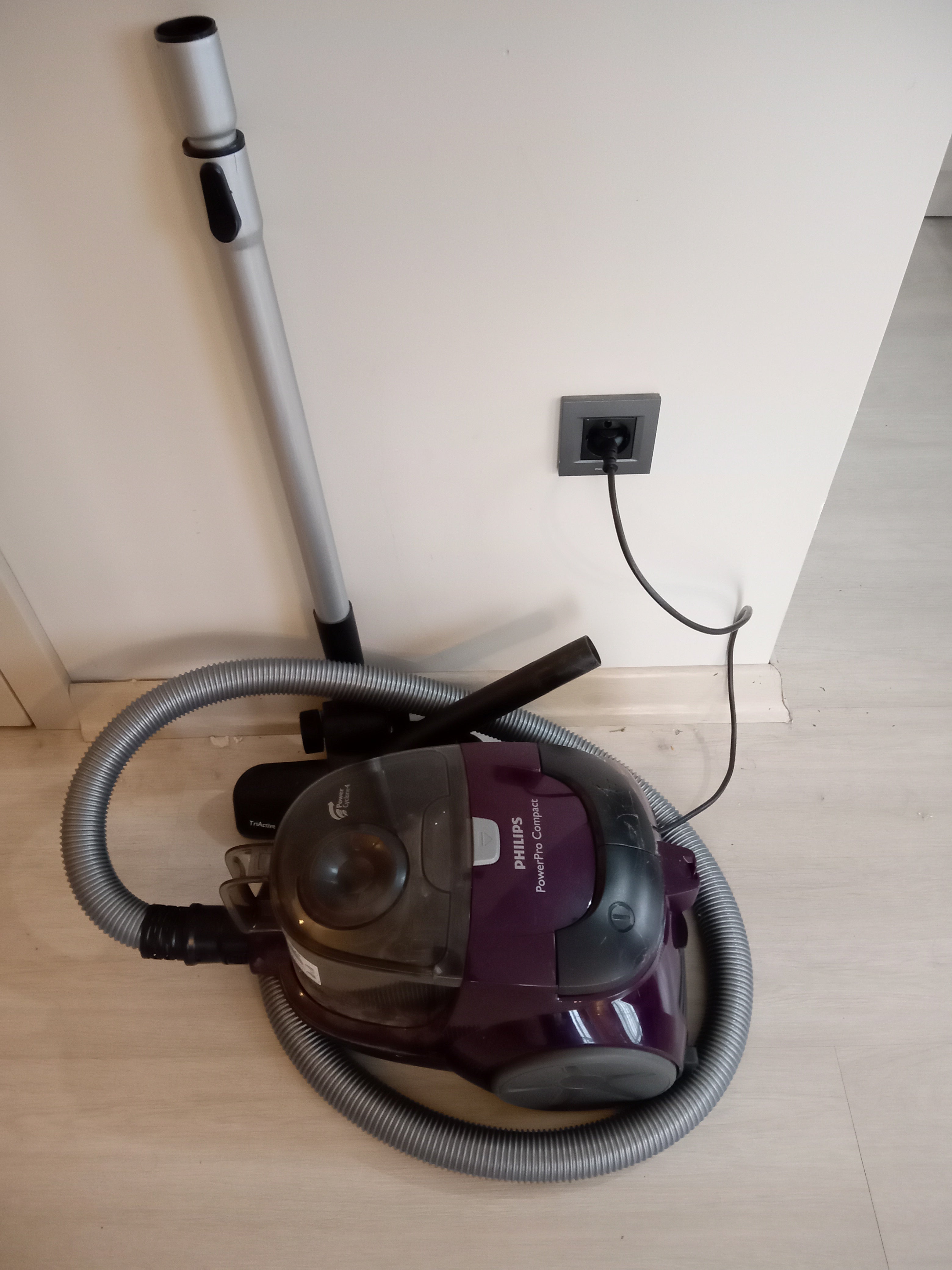 Philips Süpürge Kablolu Plastik Çok Renkli