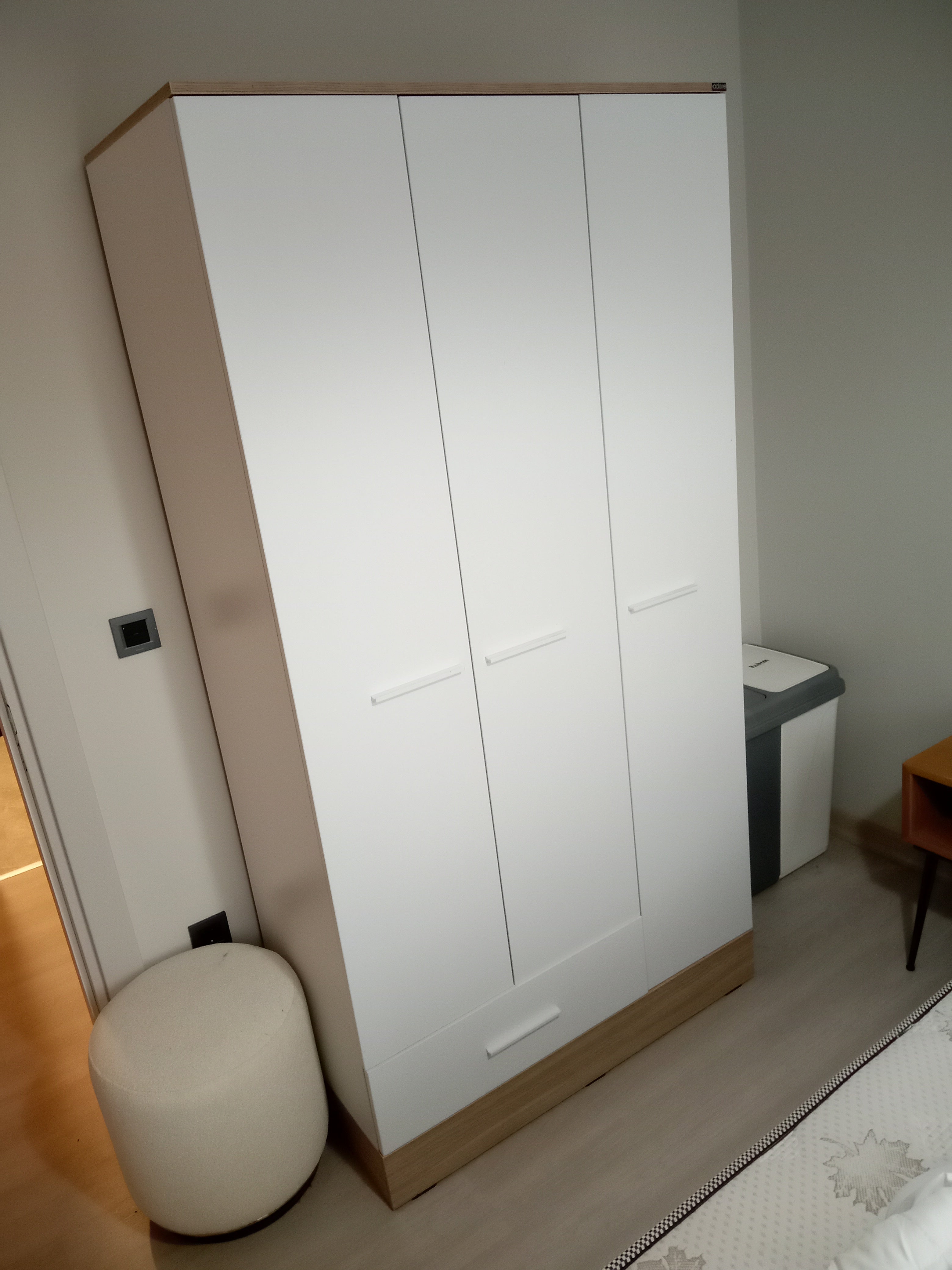 Base 3 Kapaklı Gardırop