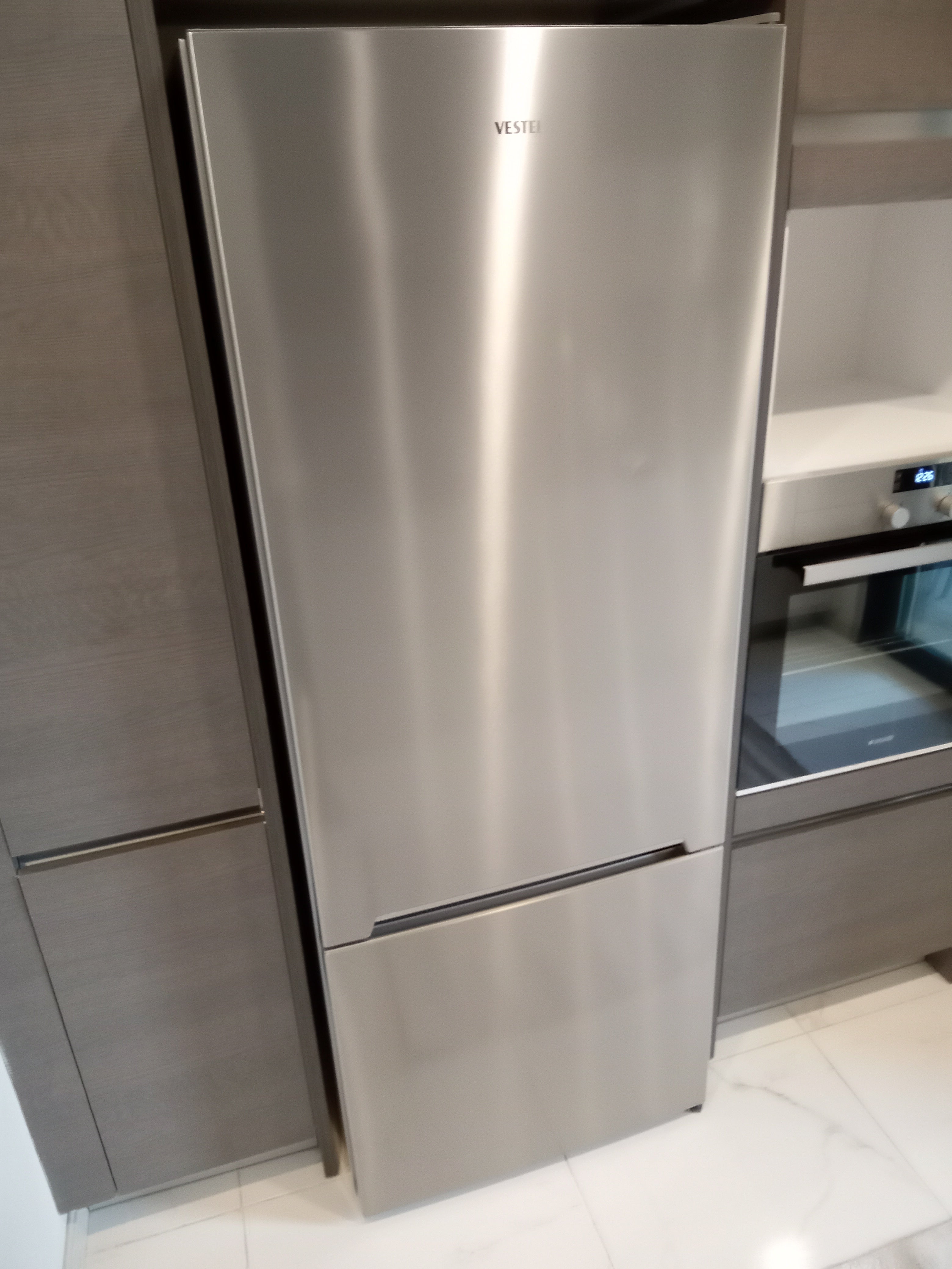 Vestel 330 Lt. Inox No-Frost Buzdolabı NFK37101