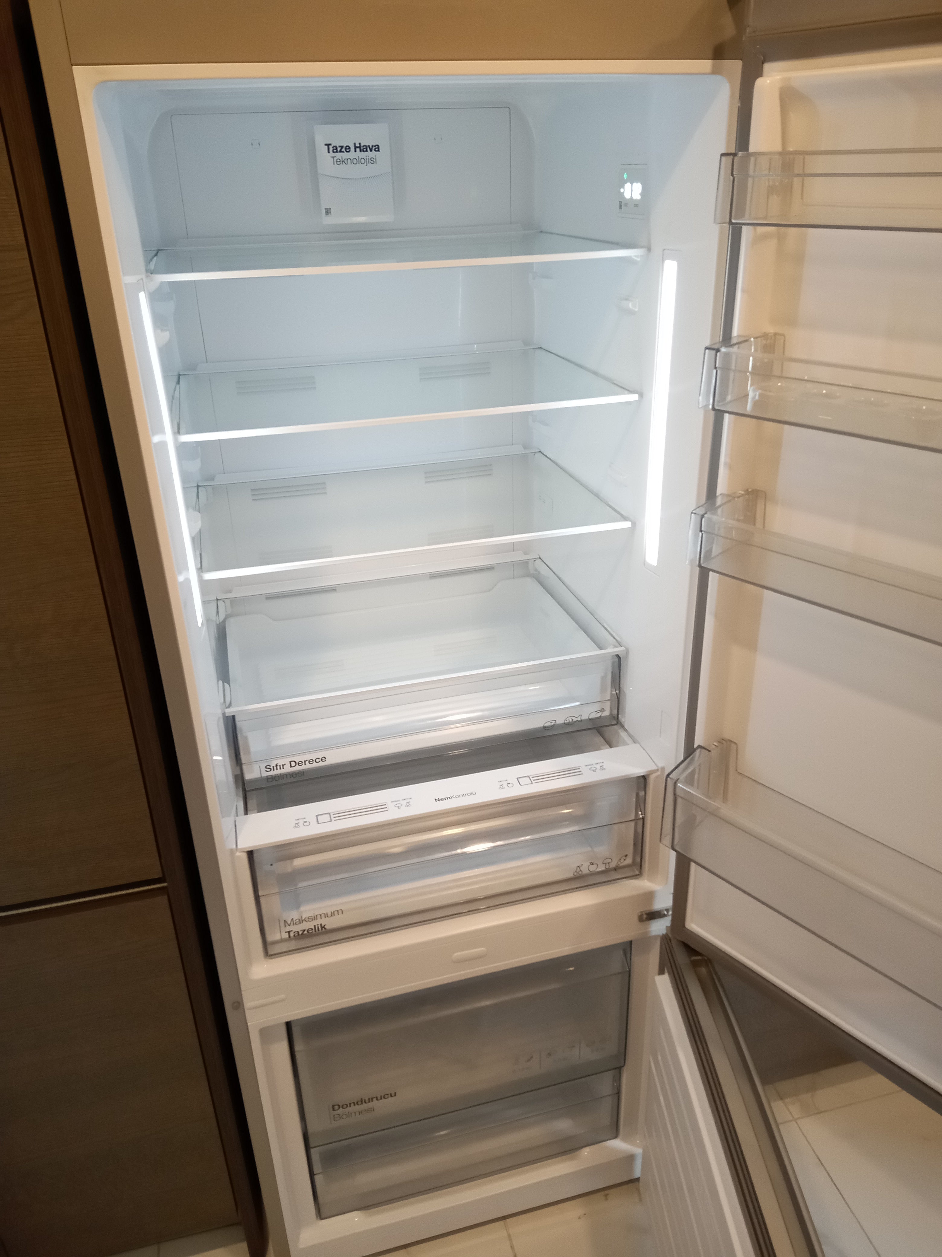 Vestel 330 Lt. Inox No-Frost Buzdolabı NFK37101