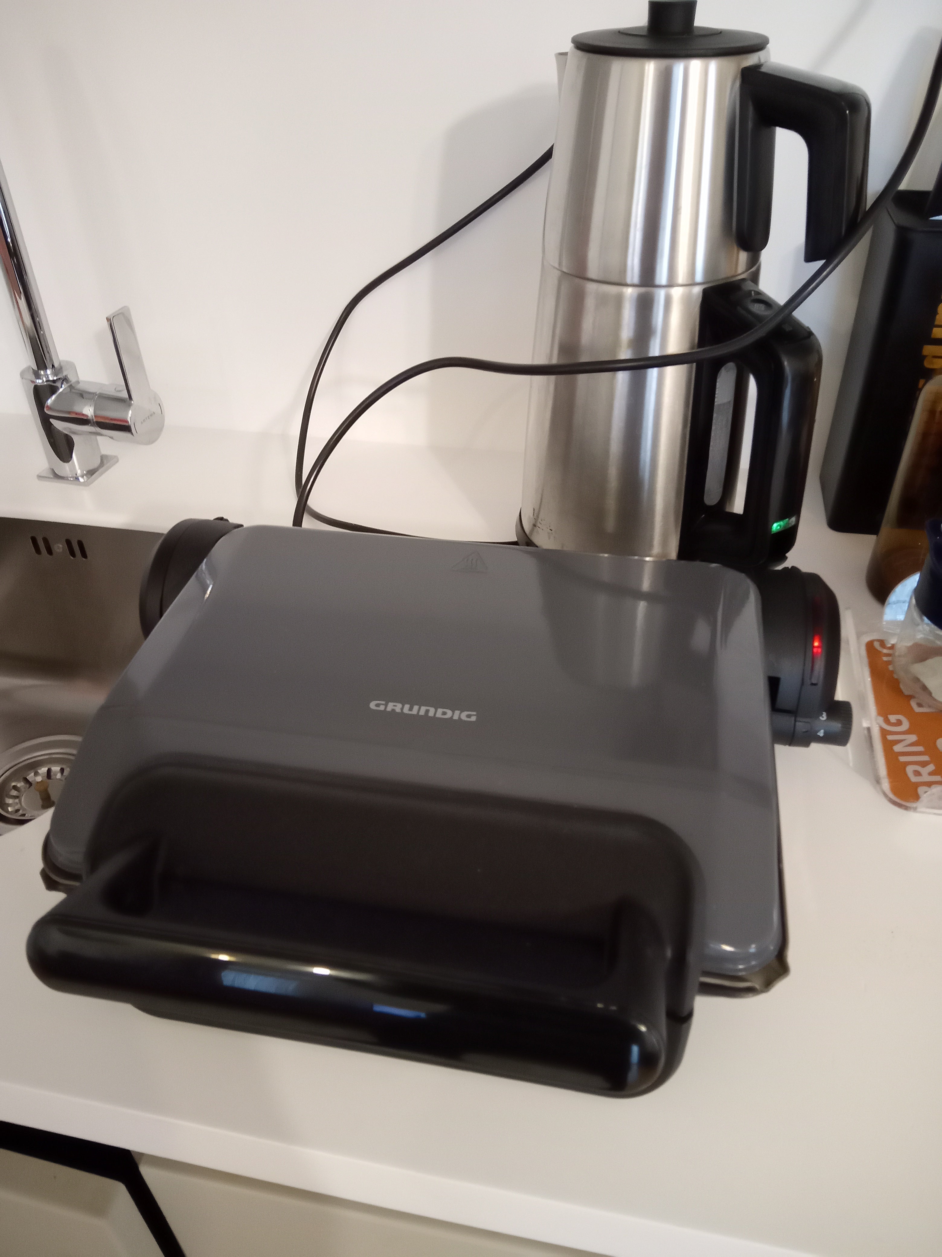Grundig Çay Makinesi Çelik Gri