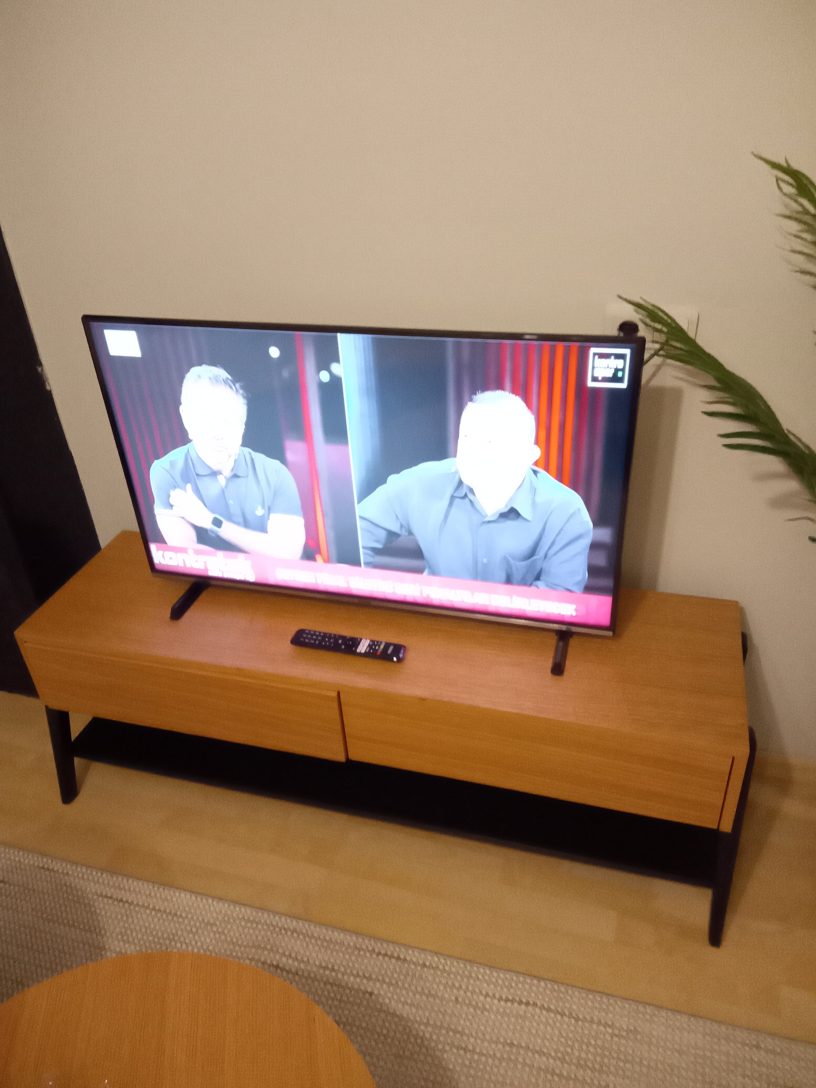 Freya Tv Sehpası 140 cm Meşe & Siyah